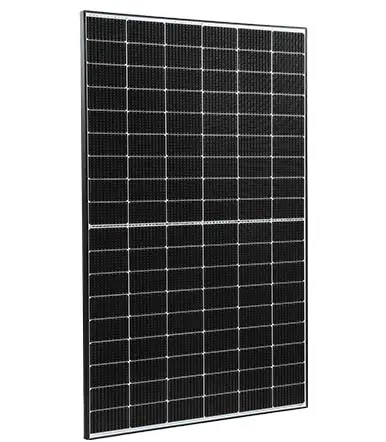 ein einzelnes schwarzes Solarmodul mit weißen Gitterlinien der Firma Solar Fabrik