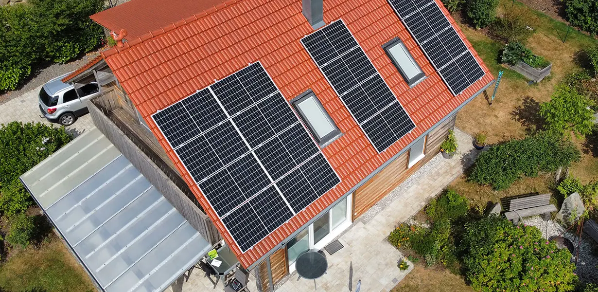 Photovoltaikanlage auf einem Hausdach in Kelheim