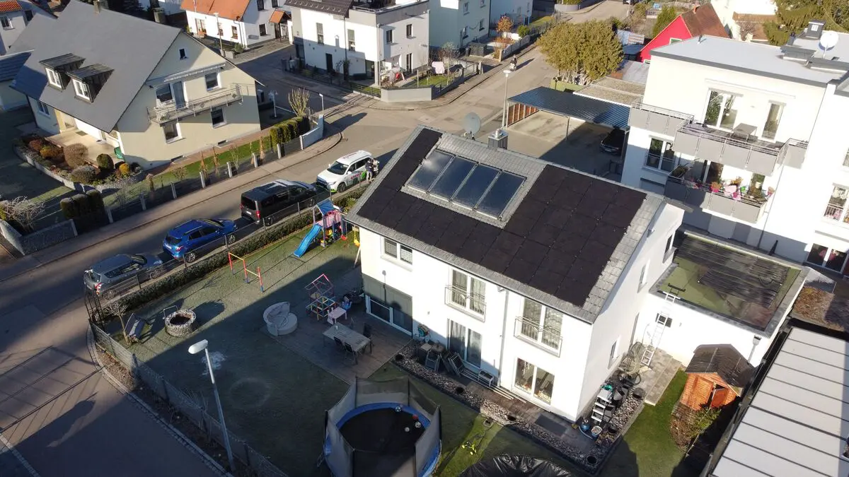 Photovoltaikanlage auf einem Hausdach in Abenberg