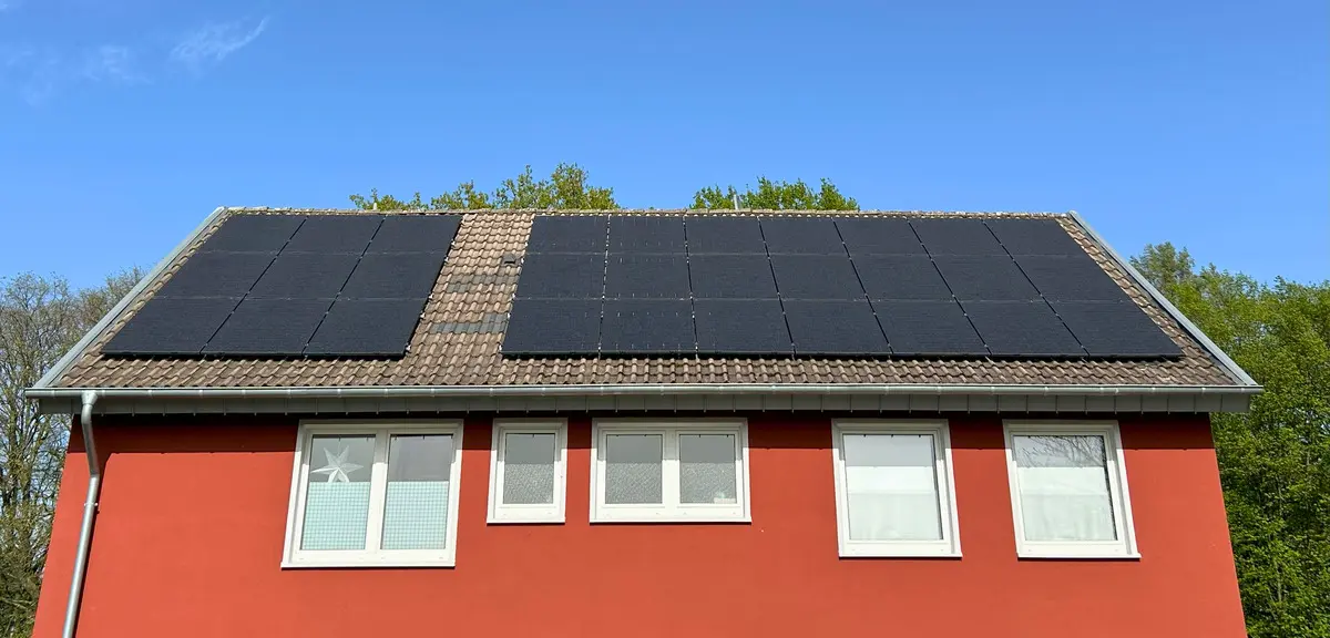 Photovoltaikanlage auf einem Hausdach in Alsdorf