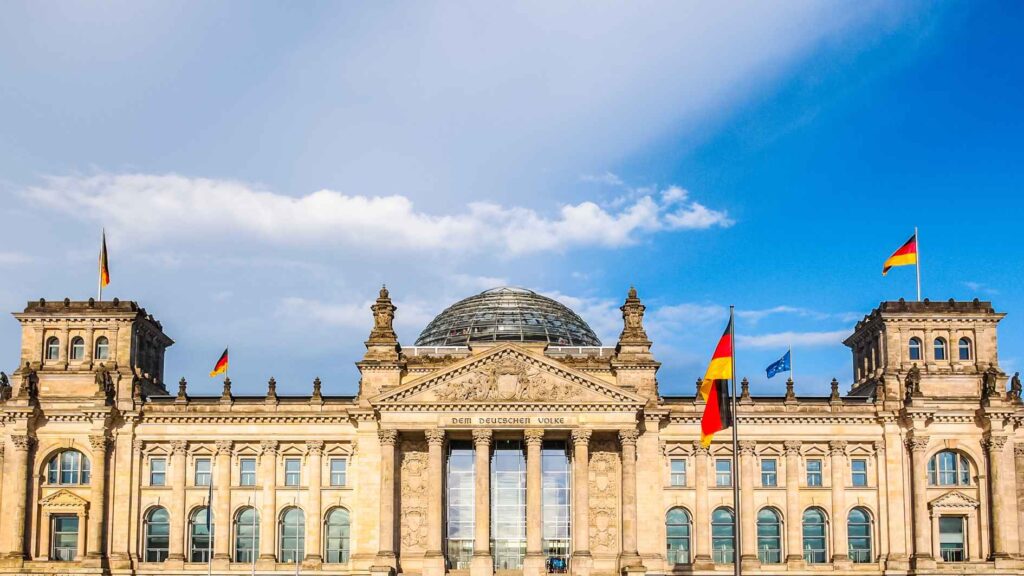 Beitragsbild: Bundestag Berlin Solarpaket