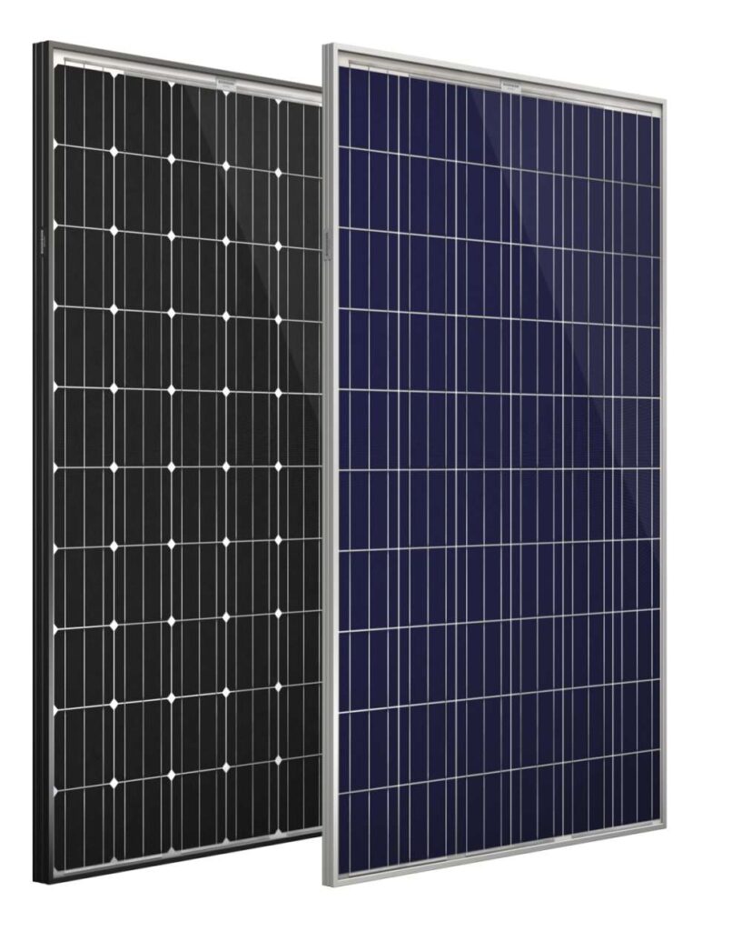 Zwei Photovoltaikmodule die nebeneinander stehen.