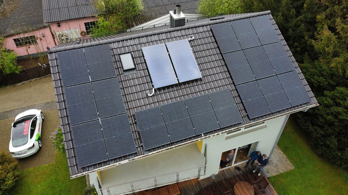 Photovoltaikanlage auf einem Hausdach in Memmingen