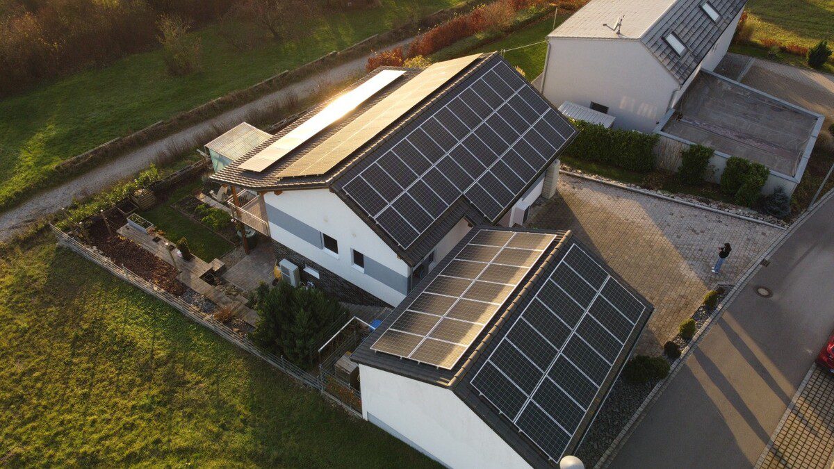 Photovoltaikanlage auf einem Hausdach in Kelheim