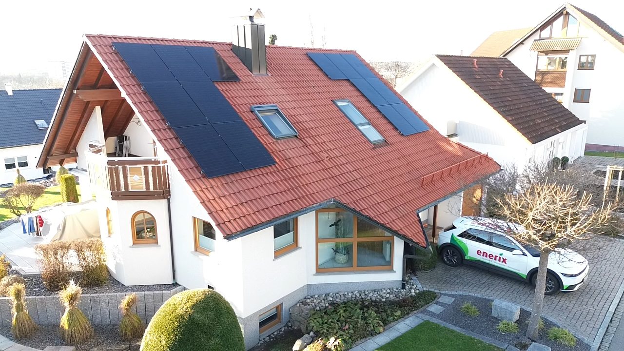 Photovoltaikanlage auf einem Hausdach in Villingen